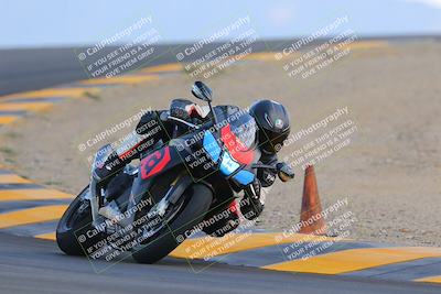 media/Oct-03-2022-Moto Forza (Mon) [[5f077a3730]]/Advanced Group/Session 5 (Turn 12)/